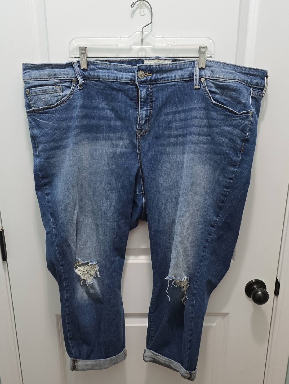 Torrid Distressed Mid-Blue Boyfriend Jeans size 24